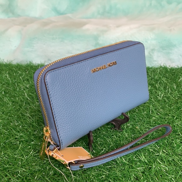 MICHAEL KORS JET SET TRAVEL LG FLAT MF PHN CASE - Picture 3 of 16